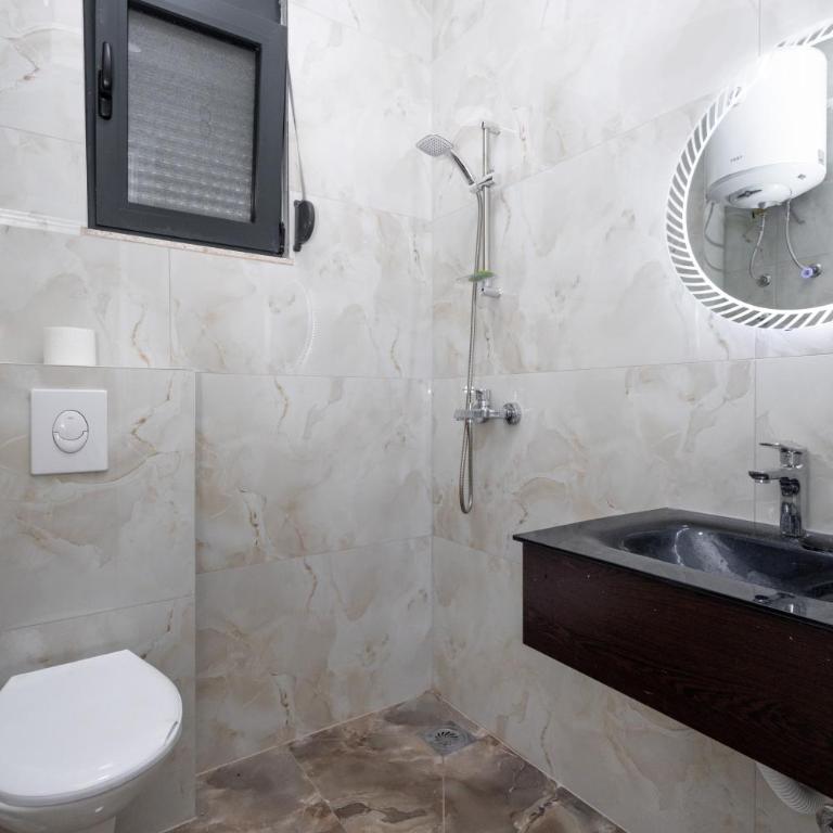 Dalya Luxury Apartments - Dreibettzimmer mit Stadtblick - 36