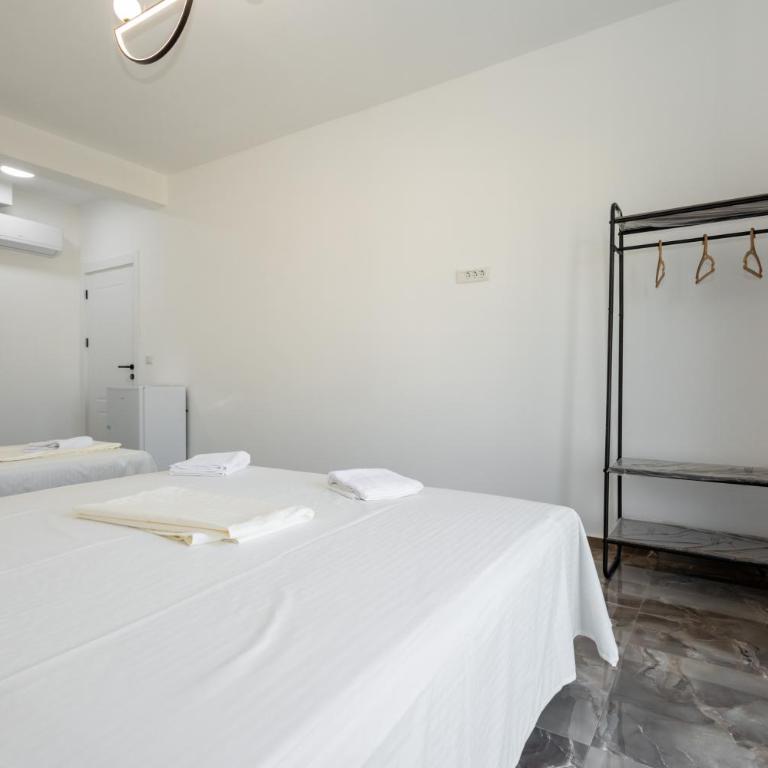 Dalya Luxury Apartments - Dreibettzimmer mit Stadtblick - 60