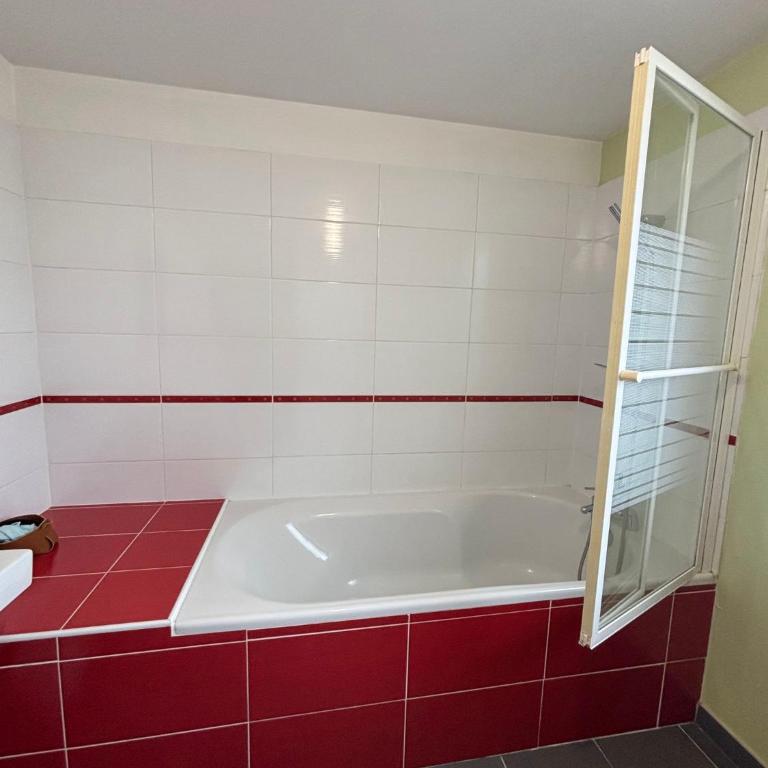 Maison lumineuse et calme proche port et plages - Maison 3 Chambres - 12