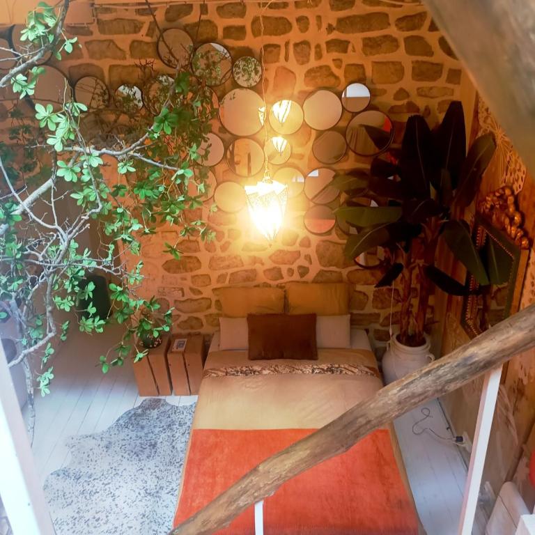 Unique 150m2 Artist Residence - Three-Bedroom Apartment - 25