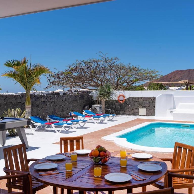 Villa Leon by Villa Plus - Villa - 7