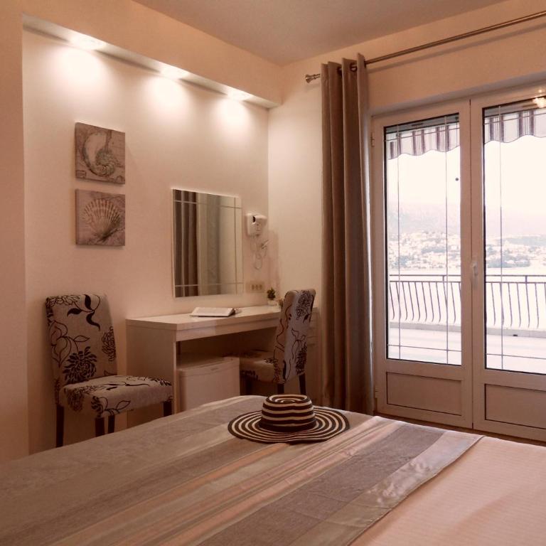 Villa del Mar - Double Room with Balcony and Sea View - 10