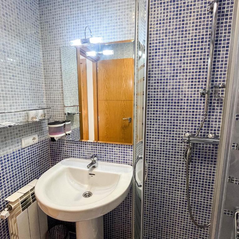 Hostal Santiago 2 - Habitación Doble - 2 camas - 8