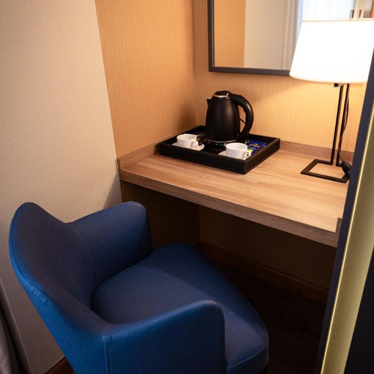 Dazzler by Wyndham Salta - Standard Room with One King Bed and One Single Bed - Non-Smoking - 8