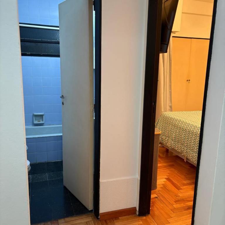 Atemporarios Centro Av Corrientes 4 pax Paseo La Plaza Teatros - One-Bedroom Apartment - 13