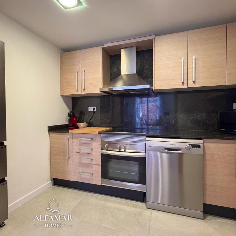 Kuala Suite - Modern Apartment with Pool & Parking - Two-Bedroom Apartment - 13