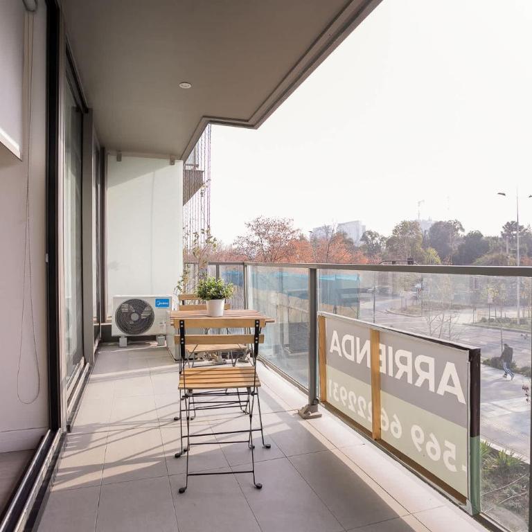 Charming 1BR Retreat Close To Parque Arauco Mall - Apartamento - 11