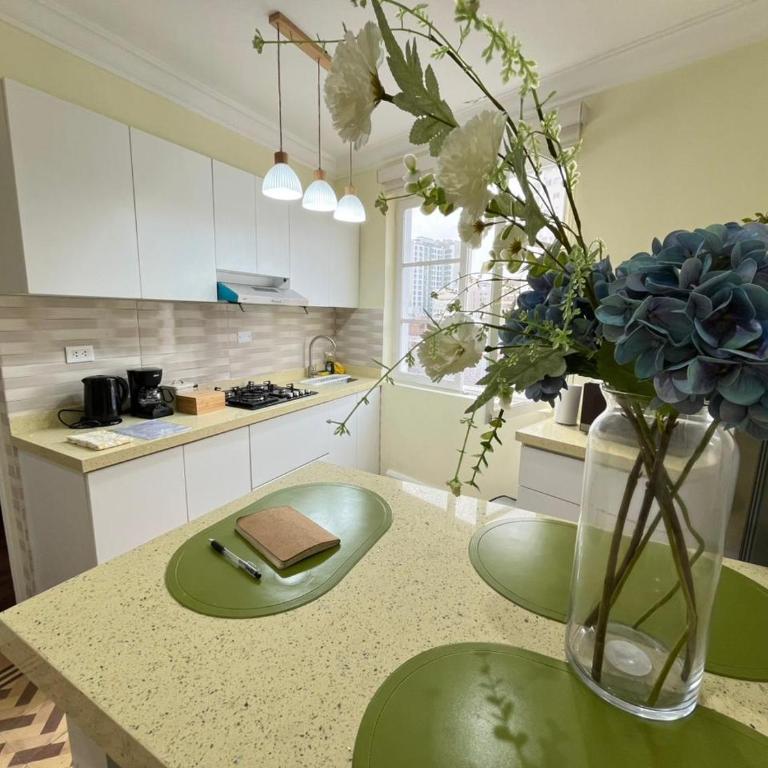 Newly-renovated flat - One-Bedroom Apartment - 7