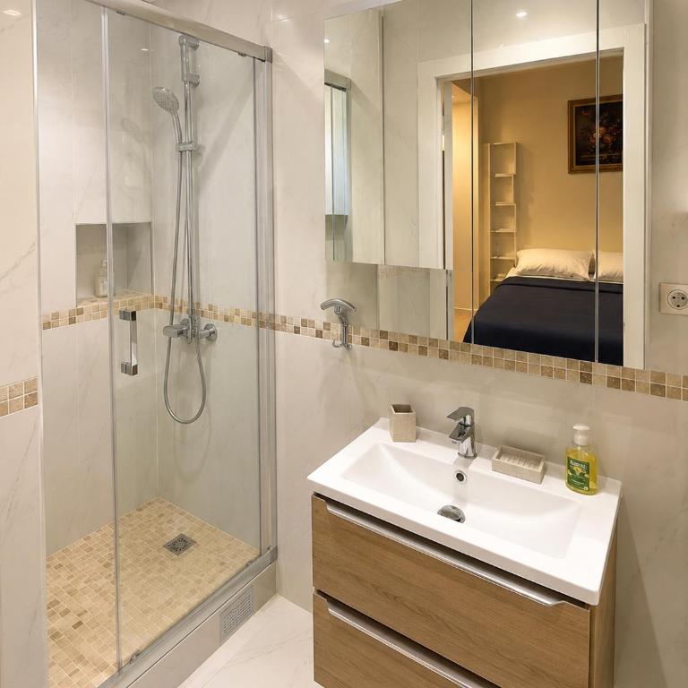 Modern Appartement Champs-Elysees II - One-Bedroom Apartment - 5