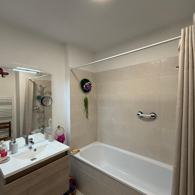 Une petite chambre cosy - Chambre Double - 7