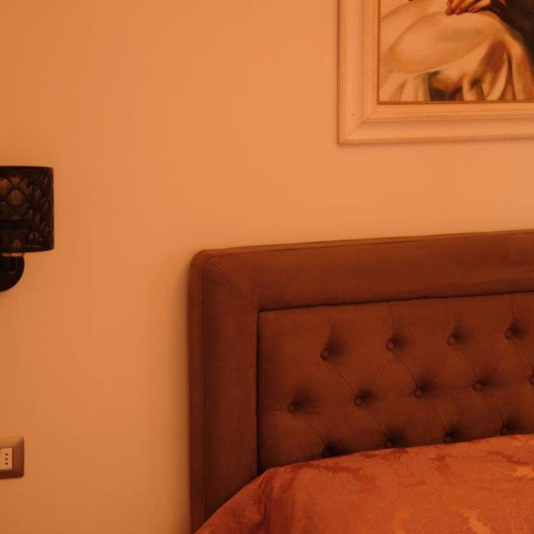 Guest House Biondi Pomezia - Camera Matrimoniale con Bagno Privato - 7