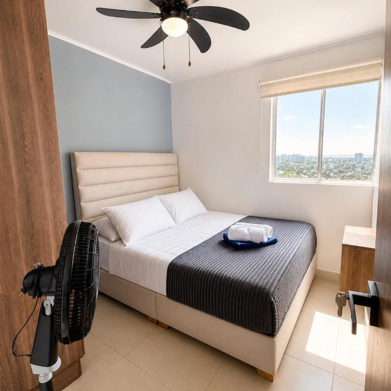 Coastal Blush, Sea View, Terrace & Pool - Three-Bedroom Apartment with Sea View - 35