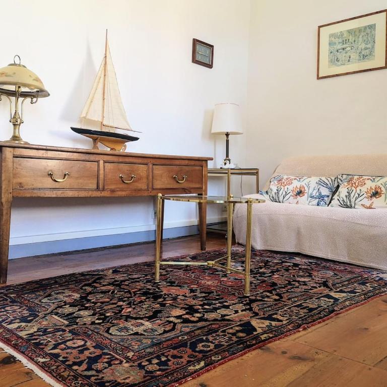 Emplacement idéal - Grand appartement authentique - Klassisches Apartment mit 1 Schlafzimmer und Kingsize-Bett - 1