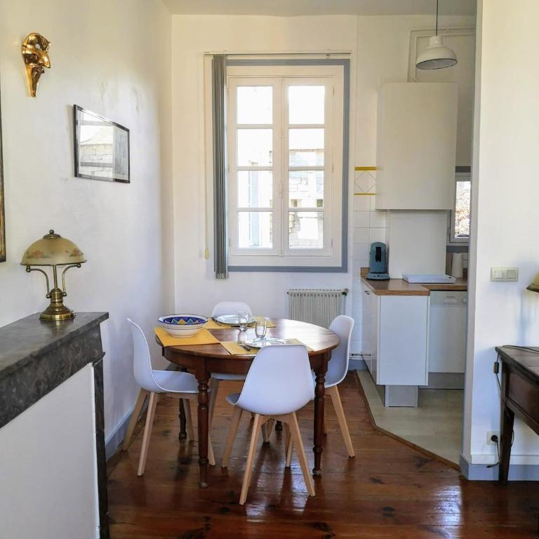 Emplacement idéal - Grand appartement authentique - Klassisches Apartment mit 1 Schlafzimmer und Kingsize-Bett - 36