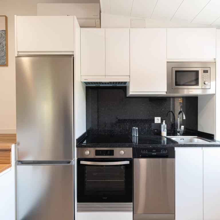 Suite Deluxe By Castrelos - Two-Bedroom Apartment - 2