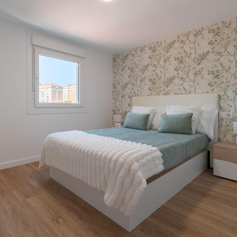 Suite Deluxe By Castrelos - Three-Bedroom Apartment - 5
