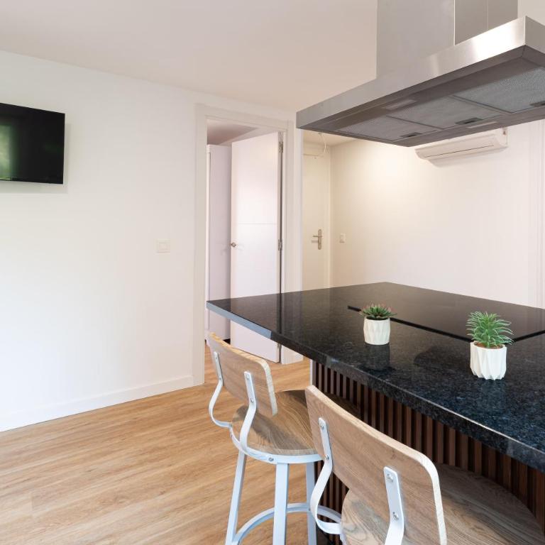 Suite Deluxe By Castrelos - Three-Bedroom Apartment - 7