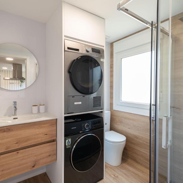 Suite Deluxe By Castrelos - Three-Bedroom Apartment - 8