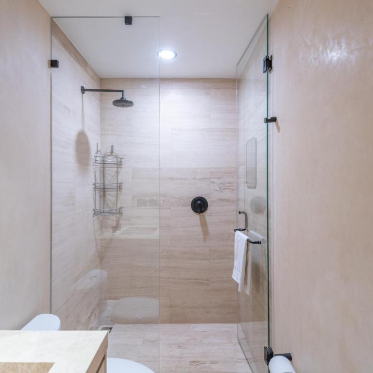 Corasol, Relaxed Stay with Terrace & Full Amenities - One-Bedroom Apartment with Balcony - 1