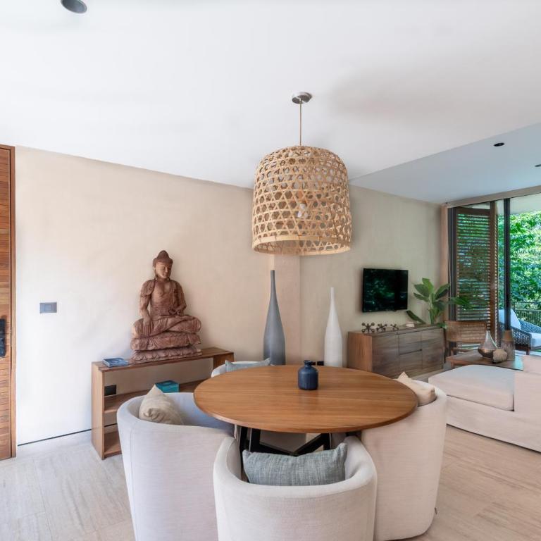 Corasol, Relaxed Stay with Terrace & Full Amenities - One-Bedroom Apartment with Balcony - 2