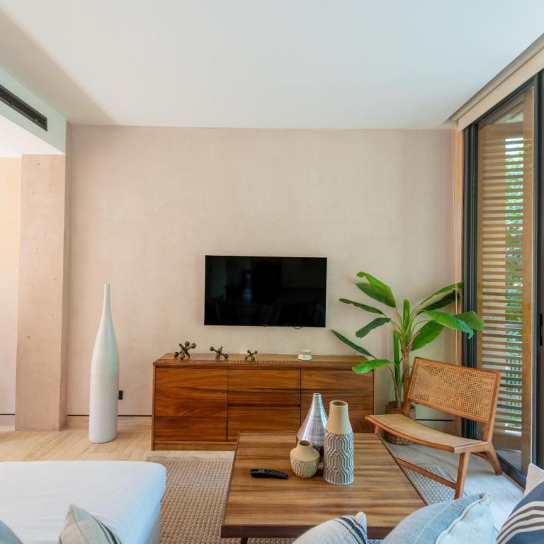 Corasol, Relaxed Stay with Terrace & Full Amenities - One-Bedroom Apartment with Balcony - 6
