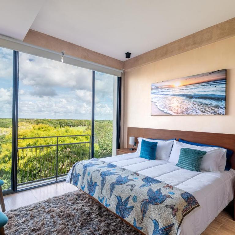 Corasol, Relaxed Stay with Terrace & Full Amenities - One-Bedroom Premier Apartment - 11