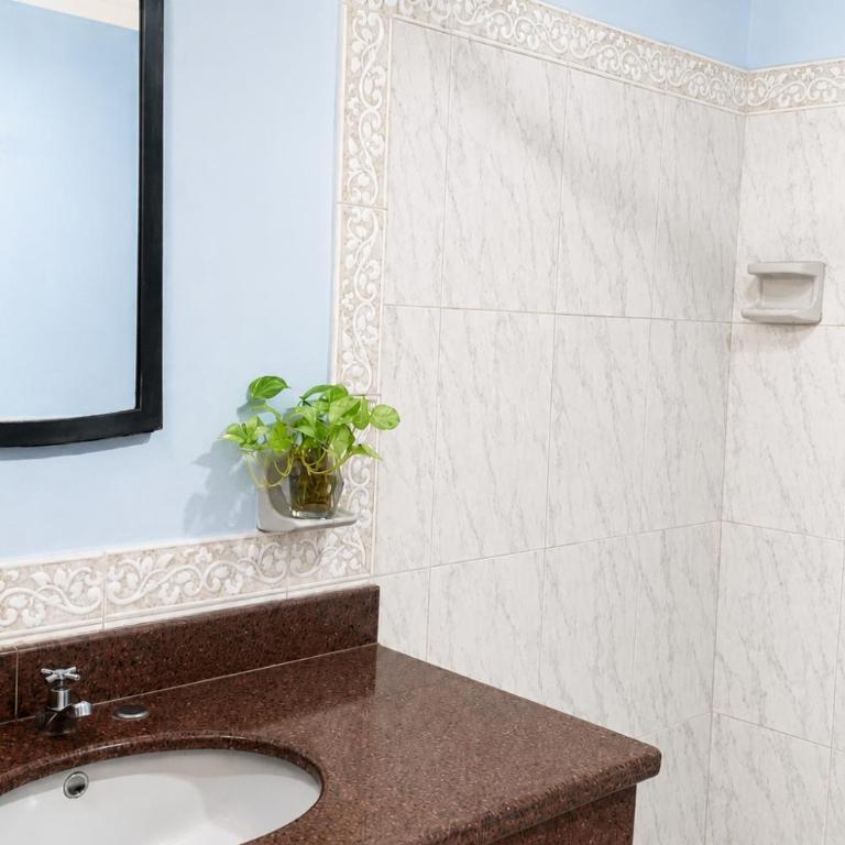 Cartagonova - Habitación Cuádruple Económica con baño compartido - 4