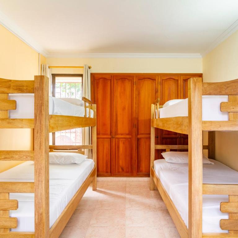 Cartagonova - Habitación Cuádruple Económica con baño compartido - 7
