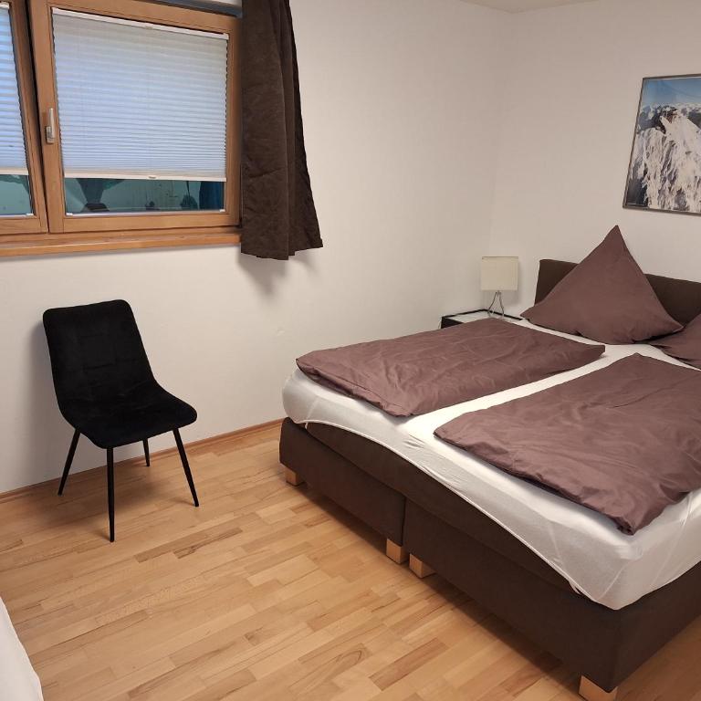Ferienwohnung Almhüttenweg Dreitorspitze - Three-Bedroom Apartment with Mountain View - 4