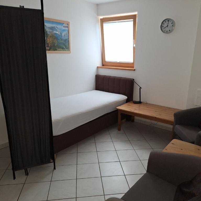 Ferienwohnung Almhüttenweg Dreitorspitze - Three-Bedroom Apartment with Mountain View - 6