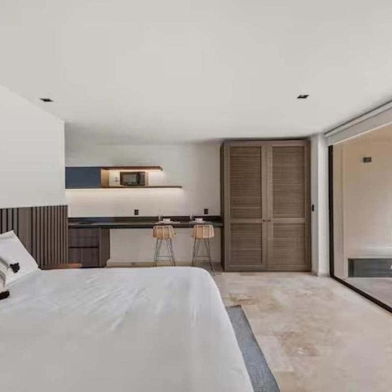 1st Flr Chic Jungle Studio - Priv Pool Steam & Gym - Studio - 12