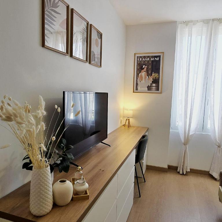 L Émeraude Rémoise - Idéalement situé & Confort & Climatisé - Appartement 1 Chambre - 5