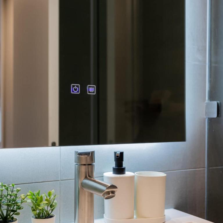 Chic 1BR Flat Presidente Riesco Premier Living - Apartment - 24