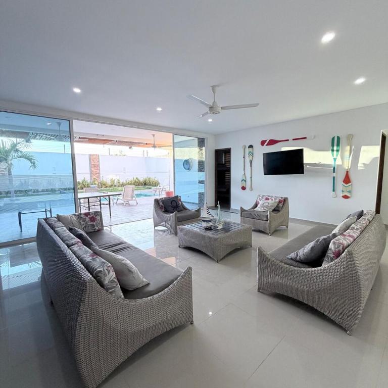 Luxury house with private pool for 12 people - Vacation Home - 19