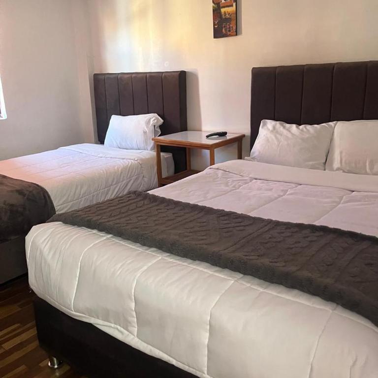ENEDE HOSTEL - Triple Room with Shared Bathroom - 1