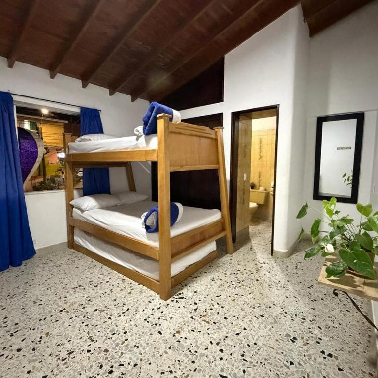 Villa Guatapé Hostel - Habitación Familiar con baño privado - 1