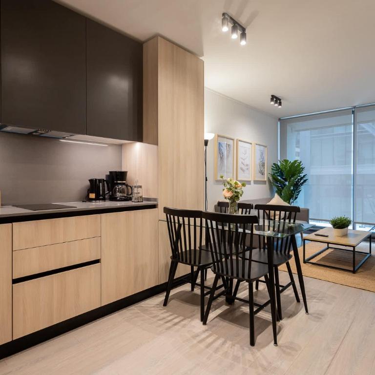 Luxury 1BR Apartment Steps to Parque Arauco Mall - Apartment - 2