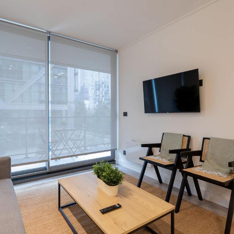 Luxury 1BR Apartment Steps to Parque Arauco Mall - Apartment - 9