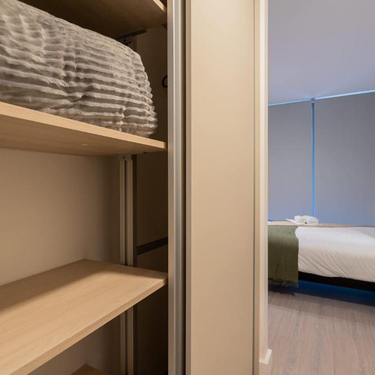 Luxury 1BR Apartment Steps to Parque Arauco Mall - Apartment - 10