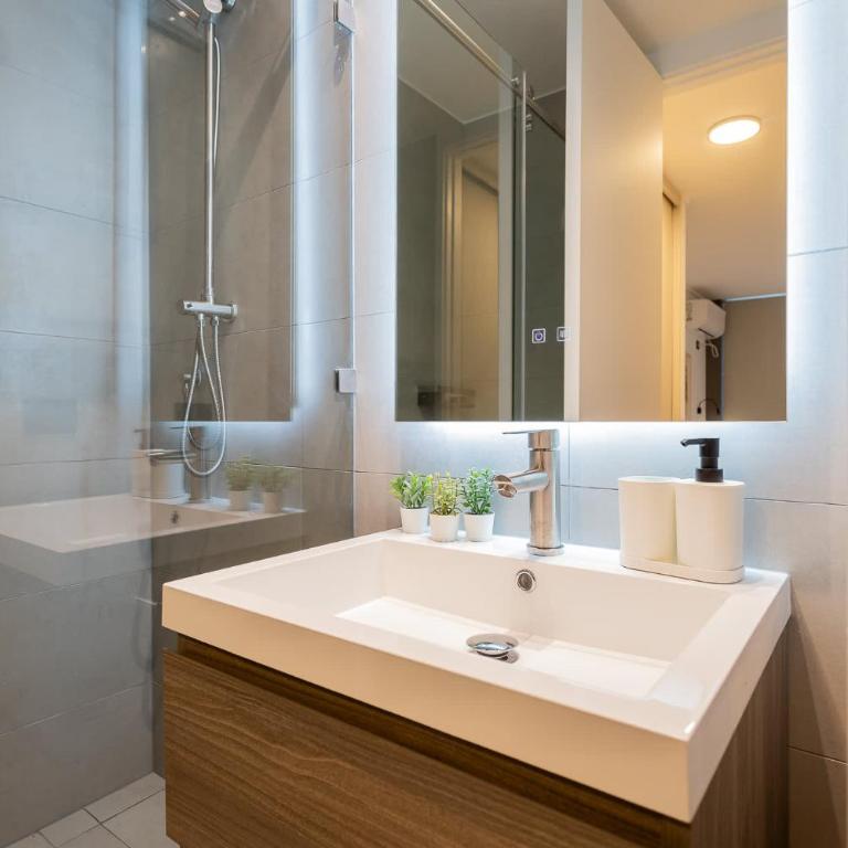 Luxury 1BR Apartment Steps to Parque Arauco Mall - Apartment - 16