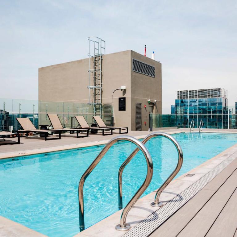 Luxury 1BR Apartment Steps to Parque Arauco Mall - Apartment - 24