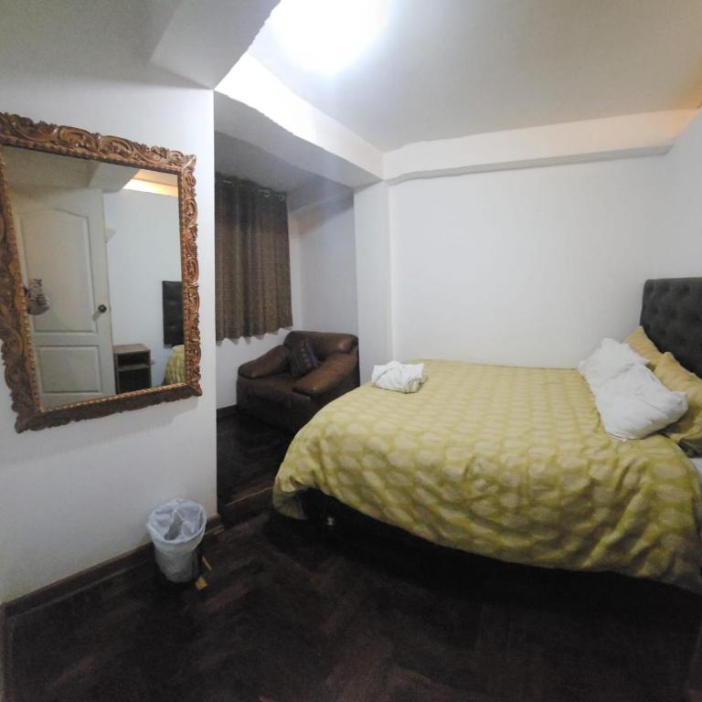Cusco Apartments - Family Room - 16