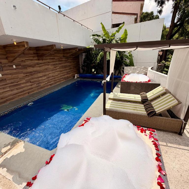 Lujoso y Amplio Loft con alberca climatizada! Amplia y elegante cama para alberca, Cuernavaca somos los únicos en ofrecerte 2 jacuzzis premium con agua caliente y sistema de hidromasaje tipo Spa, terraza panorámica con asador de carbon y mas amenidades! - Loft - 2