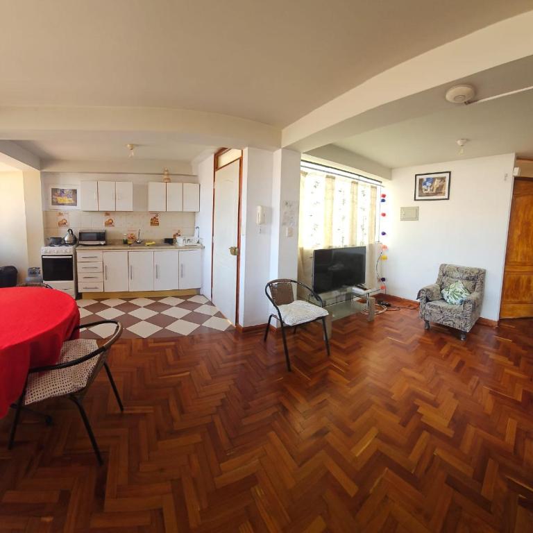 Cusco Apartments - Family Room - 1
