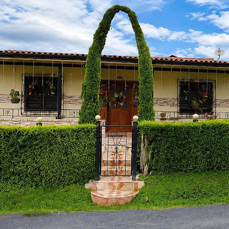 Casa campestre cerca de termales con WiFi y parqueadero - Three-Bedroom Home - 1
