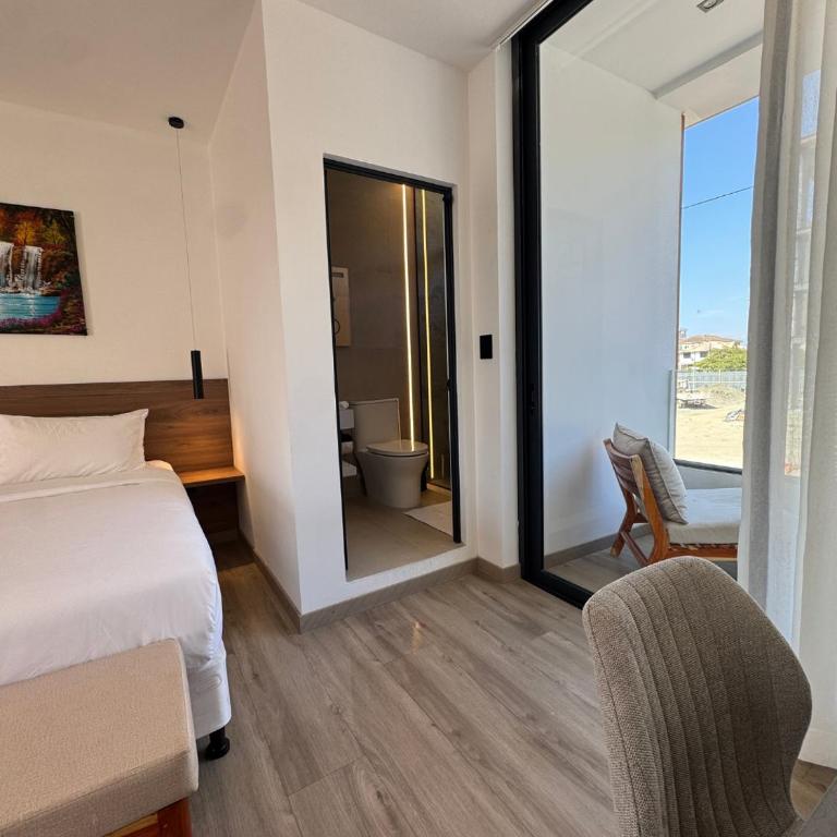 SM Suites - Suite Deluxe con bañera de hidromasaje - 2