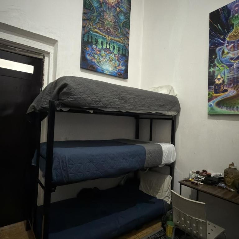 Hostal Centeno - Habitación Cuádruple Económica con baño compartido - 5
