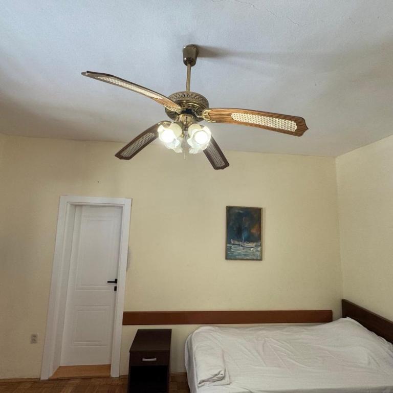 Apartments Maslina - Porodični Apartman (2 Odraslih + 4 Dece) - 8