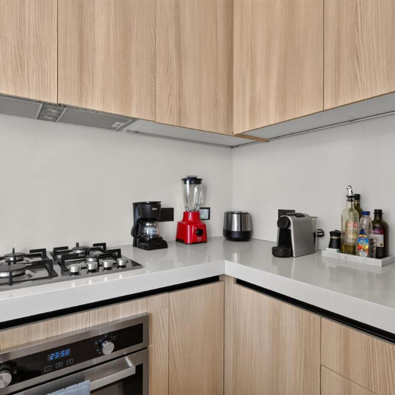 Corasol, Relaxed Stay with Terrace & Full Amenities - Classic One-Bedroom Apartment with King Bed - 14