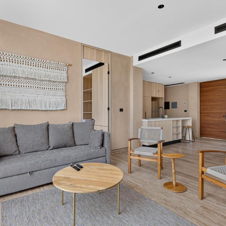 Corasol, Relaxed Stay with Terrace & Full Amenities - Classic One-Bedroom Apartment with King Bed - 6